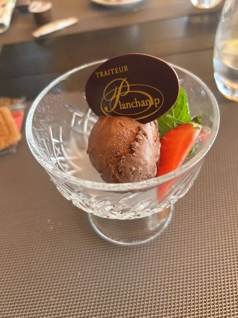 Tiffany_Resto-Bar des Halles Planchamp SA_Vouvry_review