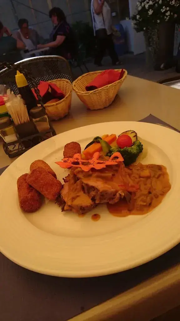 濱本まこと_Pflegezentrum Eschenbach - Haus Mürtschen_Eschenbach_avis