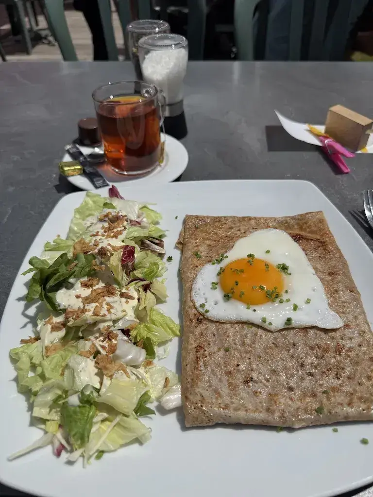 Dmitry Sergeev_Café restaurant le Cosmos_Ormont-Dessous_review