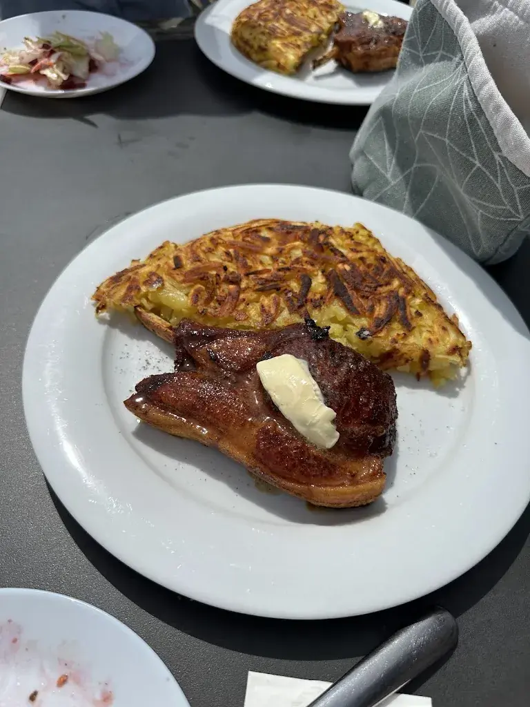 Simon Walsh_La Roche-Devant_Gorgier_review