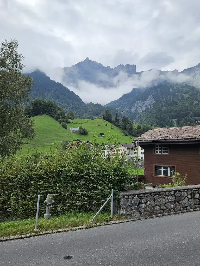 S. Demir_Unique Restaurant und B&B_Schwändi_avis