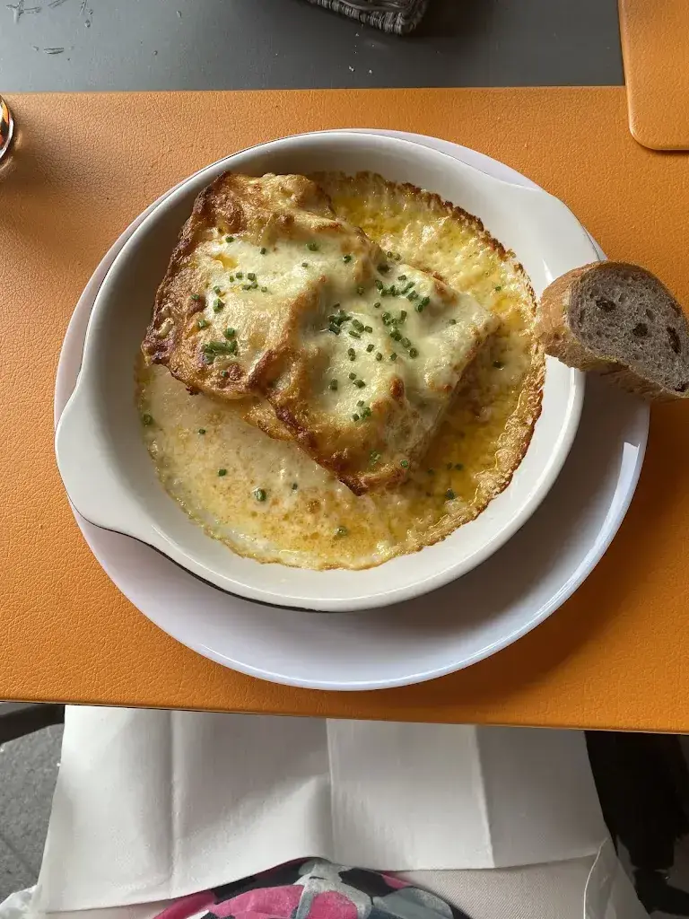 Madelaine Aschwanden_Unique Restaurant und B&B_Schwändi_avis