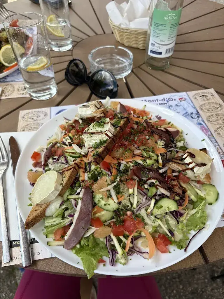 Yulia Sabitova_Auberge LaMarmite - Restaurant communal Marchissy_Marchissy_review