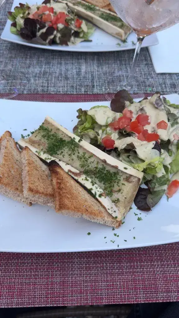 Mr.Mario DaR_Auberge LaMarmite - Restaurant communal Marchissy_Marchissy_review