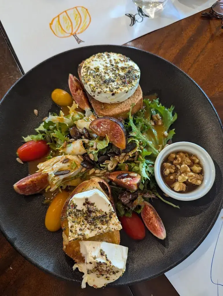 Talya Pfluger_Auberge Communale le Lion D' Or_Burtigny_avis