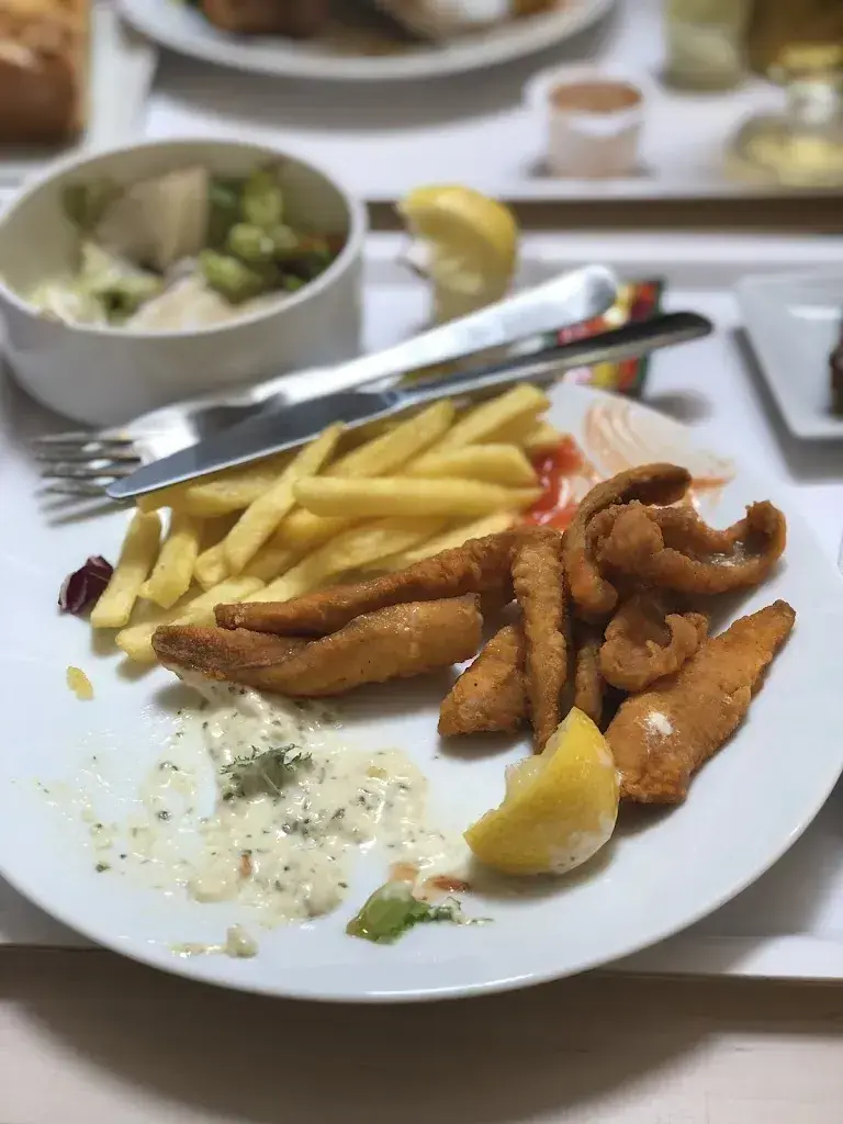 Amelyst Sandriana (Amel)_IKEA Aubonne Restaurant_Aubonne_review