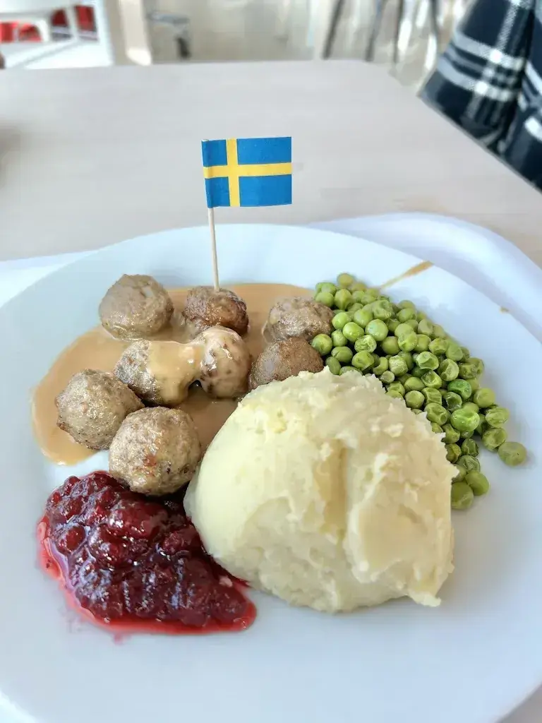 Evelyn C._IKEA Aubonne Restaurant_Aubonne_review