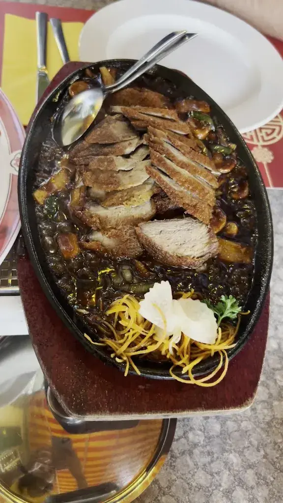 Haritha Khandbattu_Turm Garden_Langnau im Emmental_avis