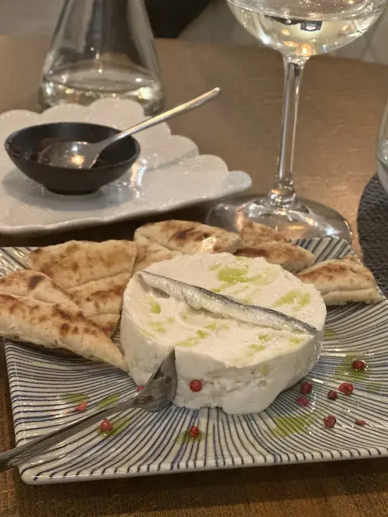 Ali Alshehari_Avra Mykonos_Bournens_review