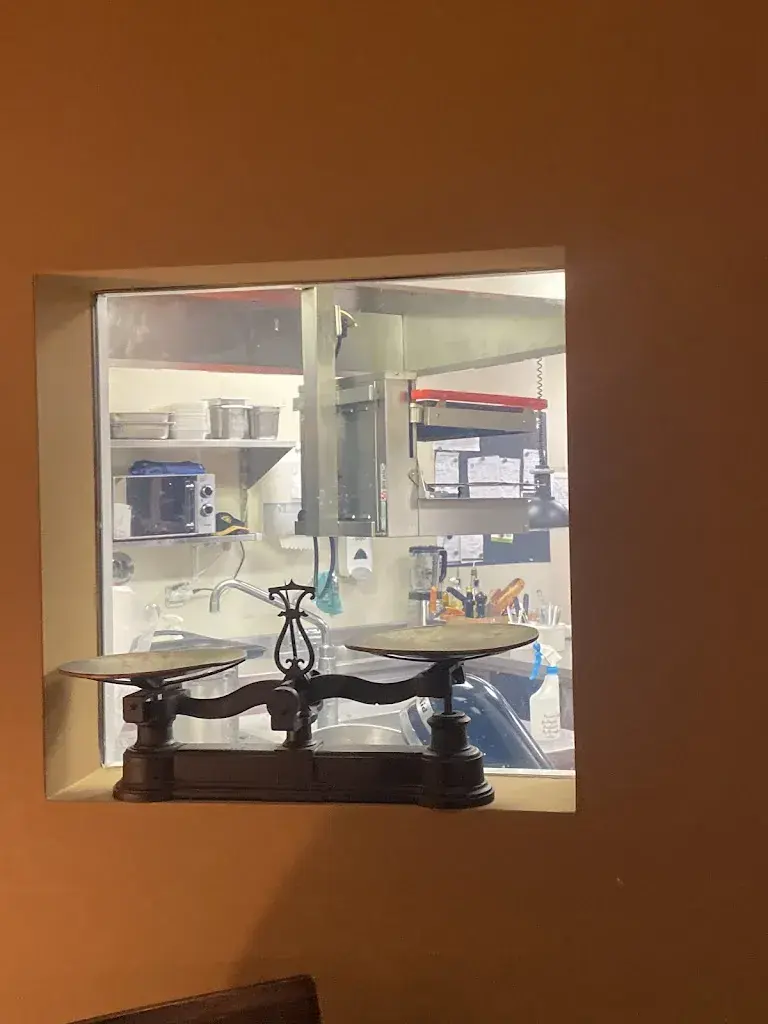 Virginie Seira_Auberge La Balance_Daillens_review