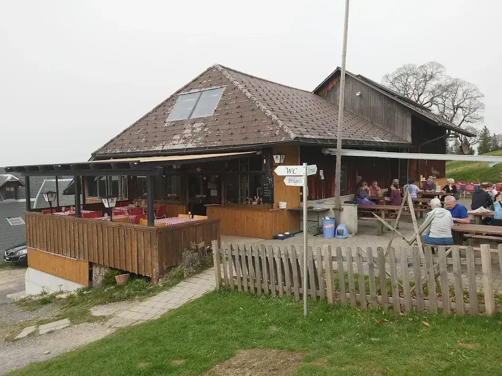 Markéta Šmídková_Bergrestaurant Erika_Eggiwil_avis