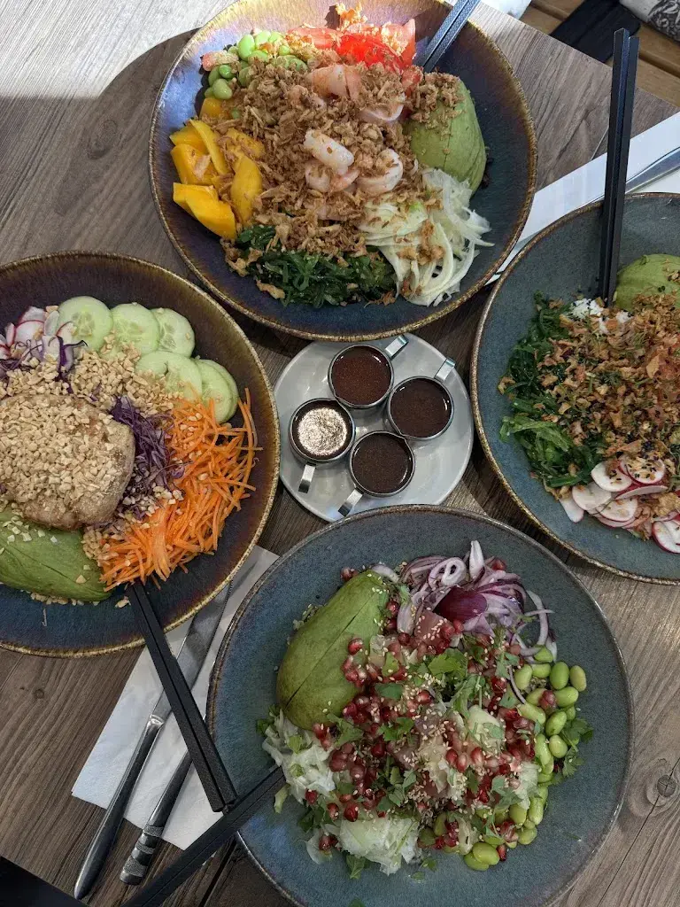 Matanhi Rajasekaram_Planet Bowl | Pokebowl Lausanne_Lausanne_review