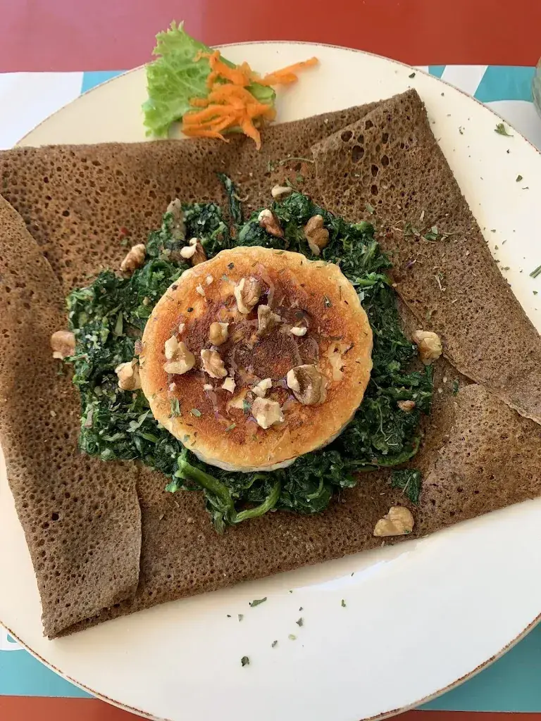 Regina Buxtorf_Café restaurant Tortillard_Lausanne_review