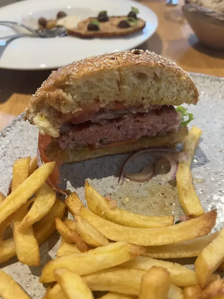 Hendrikus Cappetti_Auberge communale du Mont-sur-Lausanne_Le Mont-sur-Lausanne_review