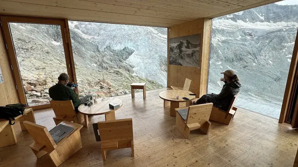 Steve Lewis _Cabane de Moiry CAS_Grimentz_review