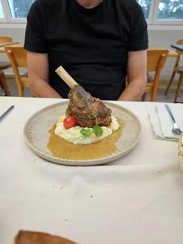 Marite Valero_Restaurant Guêpier d' Europe_Penthaz_review