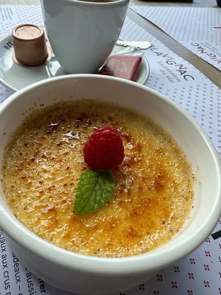 May Mel Piermaria Lanuza Singzon_Restaurant de la piscine de Penthalaz_Penthalaz_Bewertung