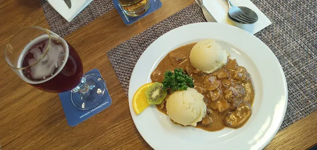 Bj Eng_Cafe Restaurant Pöstli_Langnau im Emmental_reseña