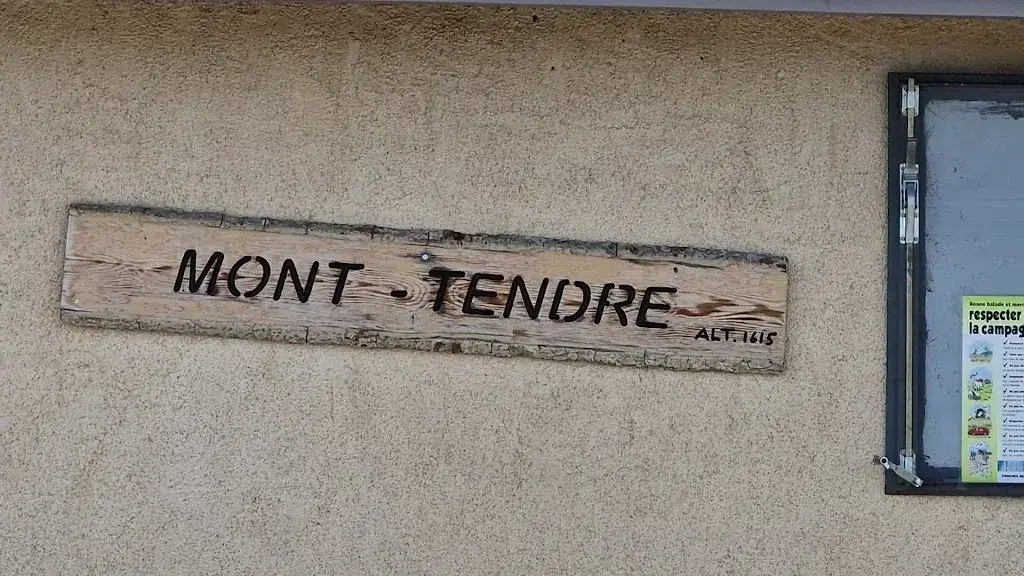 Jacques Tonka_Buvette du Mont Tendre, Christine et Christophe Morel_Montricher_review