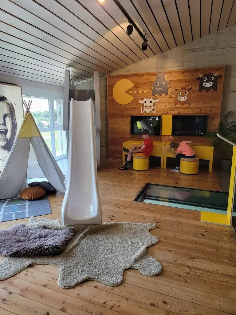 Laura Ankrum_La Fromagerie Gourmande Magasin_Montricher_review