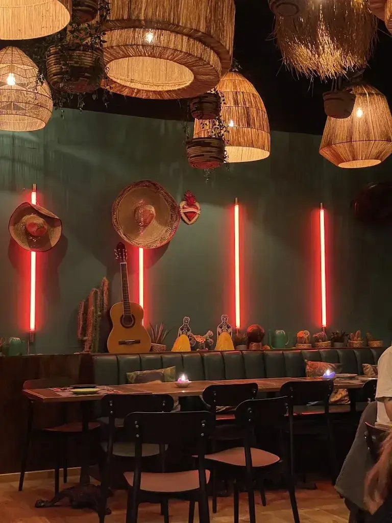 Isabella Savini Merante_La Esquina_Lausanne_reseña