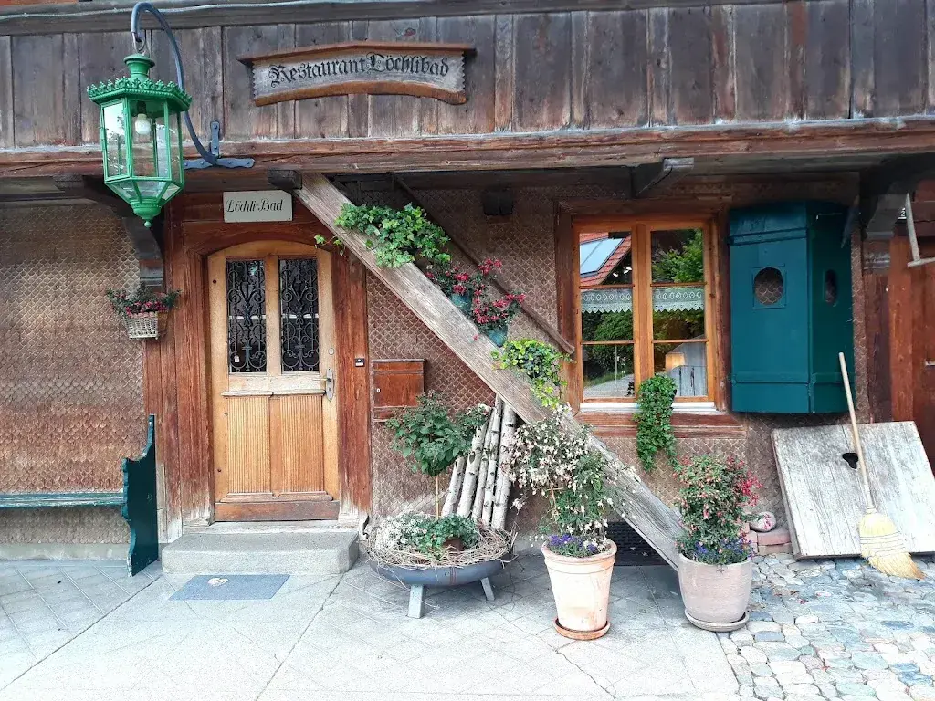 Zuzanna_Restaurant und Hotel Löchlibad_Obergoldbach_avis