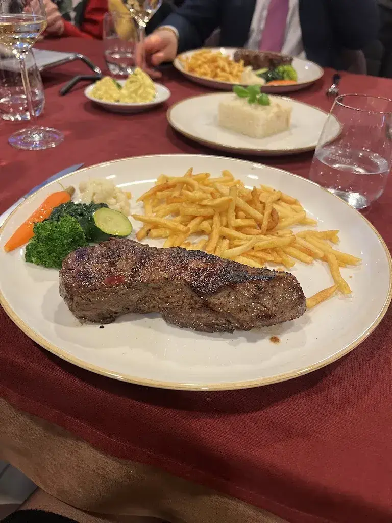 Valerio Elizabeth_Restaurant & Bar Casa Rossa_La Chaux-de-Fonds_review