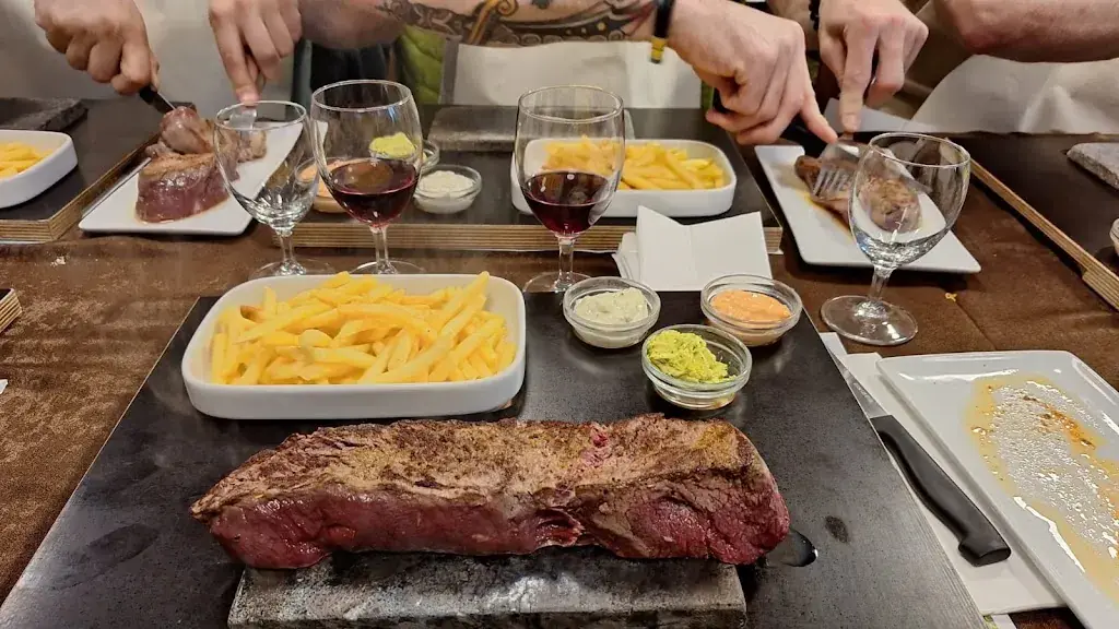 Harout Ardahalian_Le petit sapin_La Chaux-de-Fonds_review