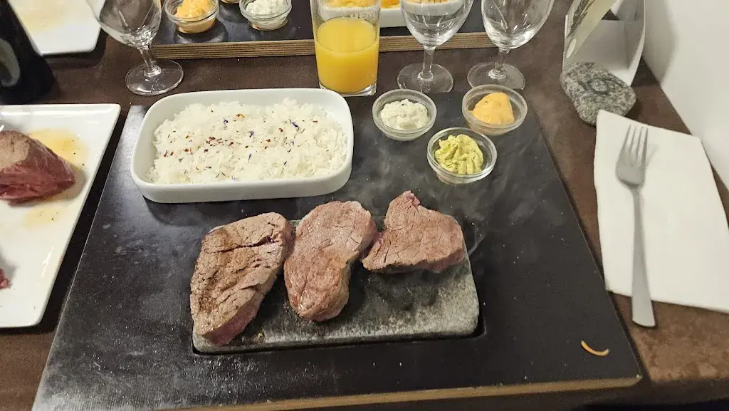 Victor Bloch_Le petit sapin_La Chaux-de-Fonds_review