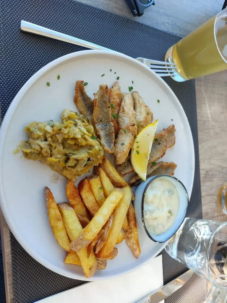 Julien Henz_L'instant - café restaurant_Etagnières_recensione