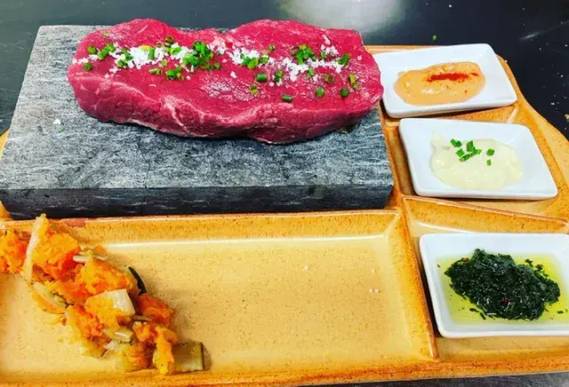 Menu_Café-Restaurant de la Poste et Cavin Traiteurs_Villars-Mendraz_image_6