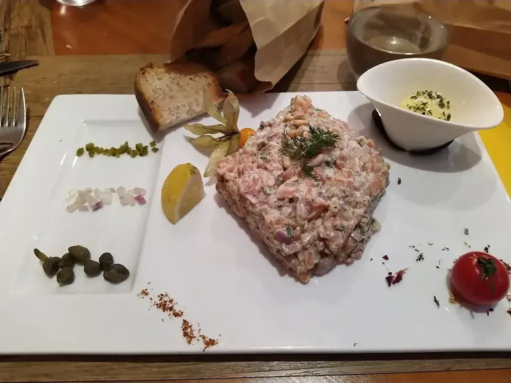 Aurélia M_Café-Restaurant de la Poste et Cavin Traiteurs_Villars-Mendraz_review