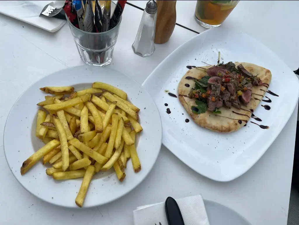 Jing Lee_Les Voiles de La Rouvenaz (en été)_Montreux_review