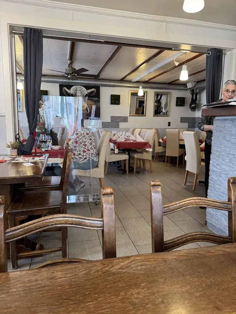 Myriam Bachmann_Central_Fey_review