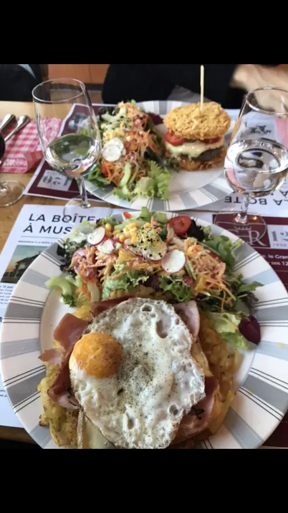 Nathalie Almai_Restaurant La Boîte à Musique_Rasses_review