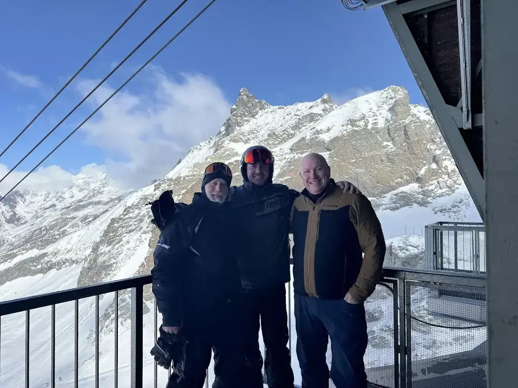 Chris Moran_Bergrestaurant Felskinn_Saas-Fee_avis