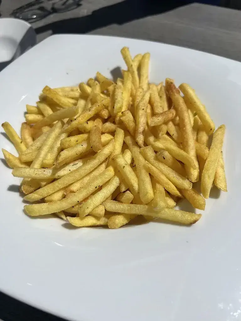 Beth Zirkle_Bergrestaurant Felskinn_Saas-Fee_avis