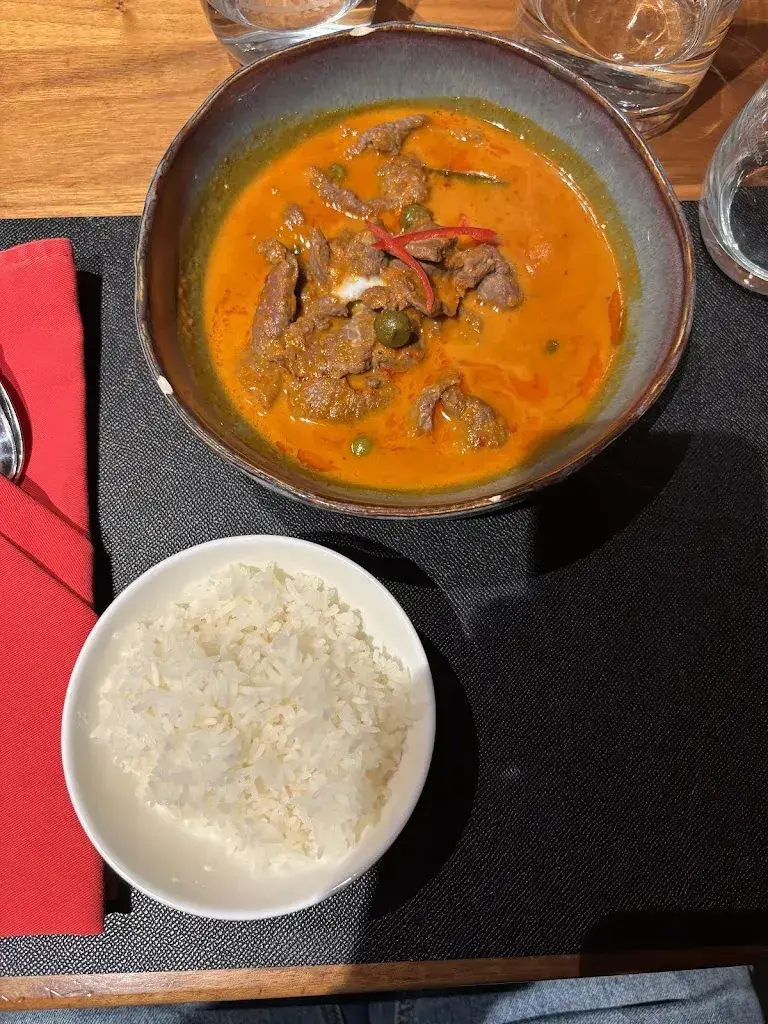 Joel Mueller_Chämi-Stuba_Saas-Fee_avis