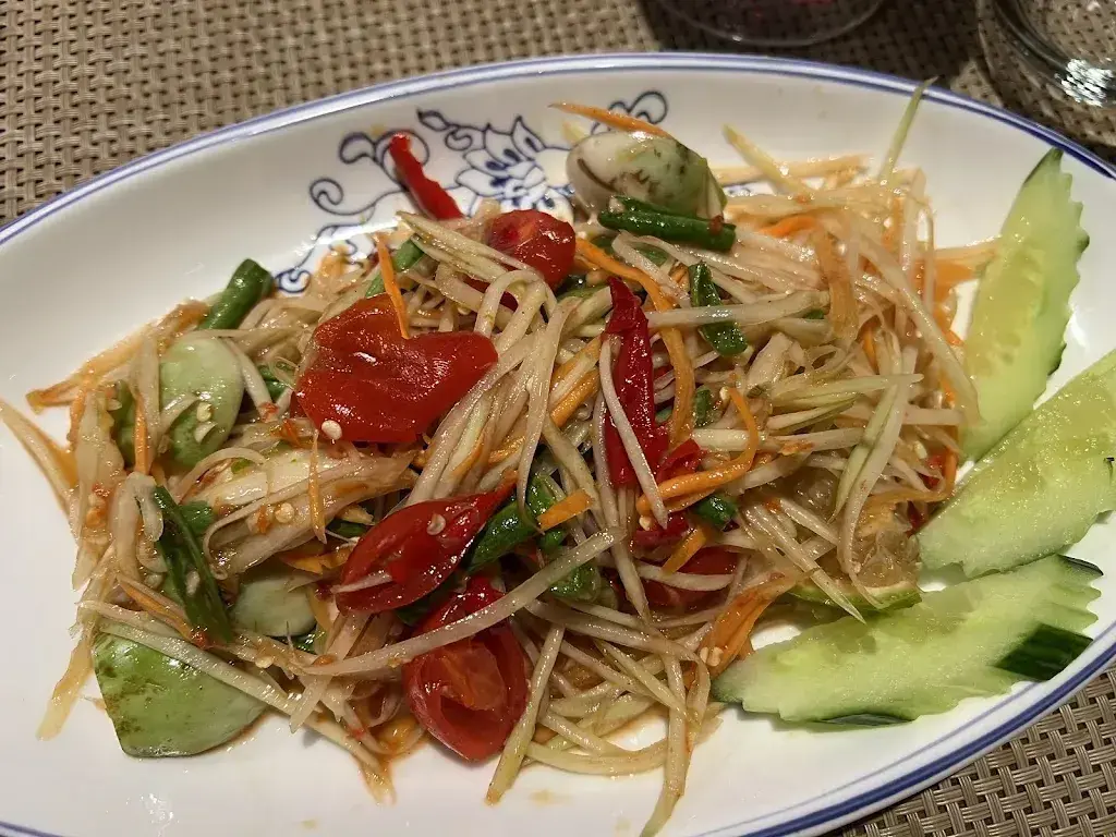 Khun Aed_Chämi-Stuba_Saas-Fee_avis