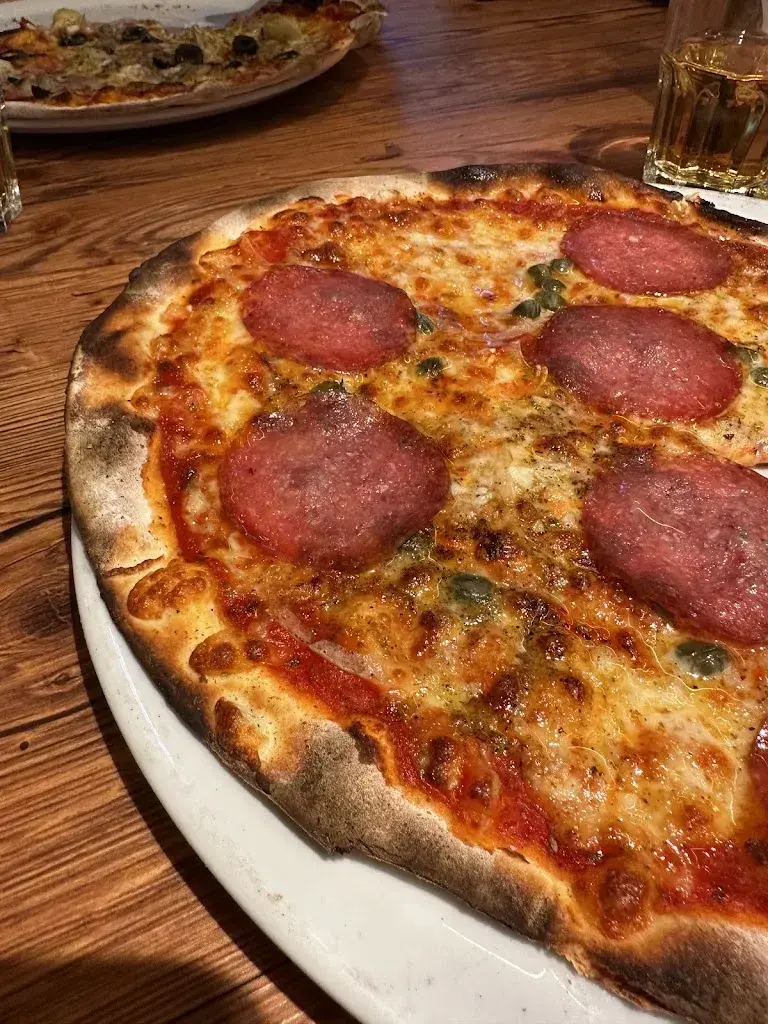 Mercedes Topiary_Restaurant-Pizzeria Channa_Saas-Almagell_review