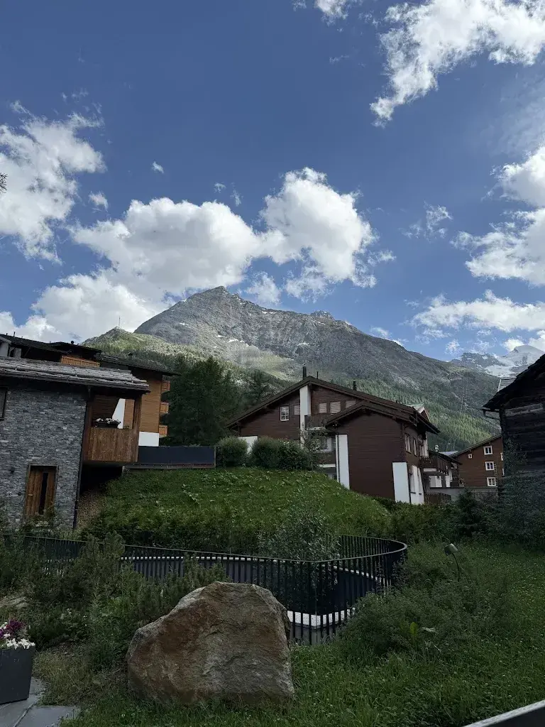 Zukhra Gaisina_The Capra_Saas-Fee_avis