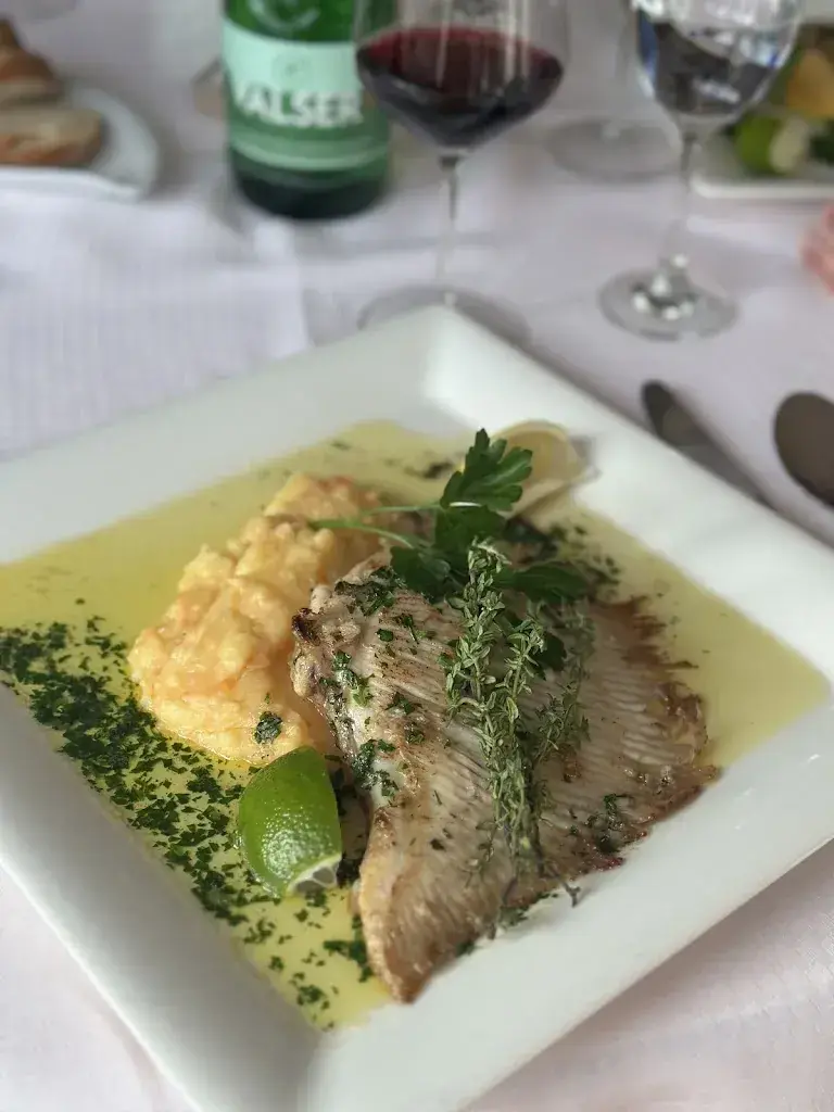 Nicolas Fanchini_Hôtel du Lac et Gare_Concise_avis