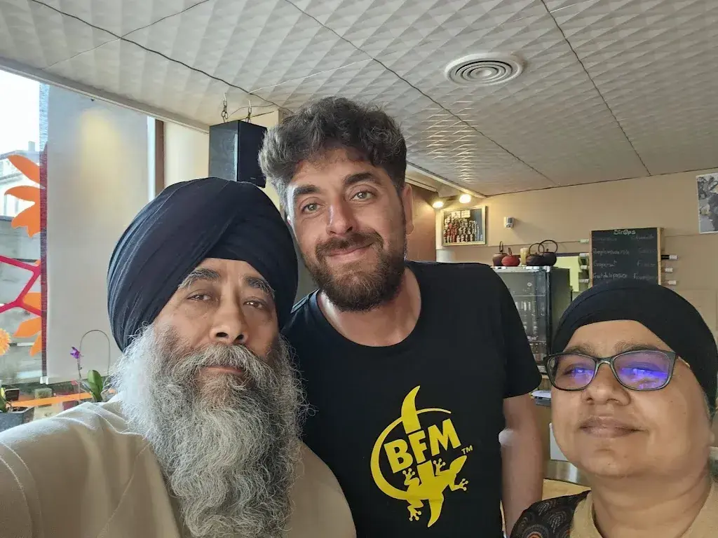 jatinder singh_Café 12_Sainte-Croix_review