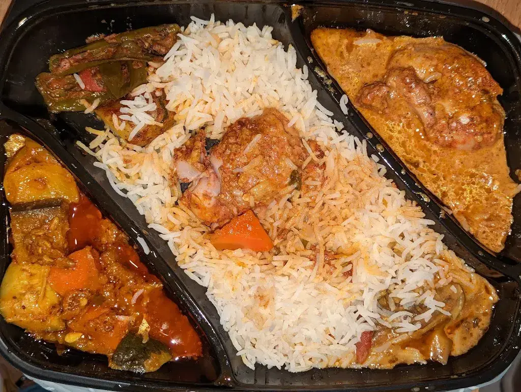 Daniel Henderson_SRIGNAGS Restaurant | Take Away | Catering_Derendingen_review