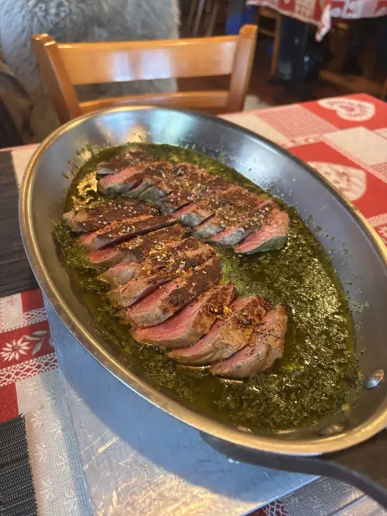 Julie Loire_Restaurant Les Plânes Couvet_Couvet_review