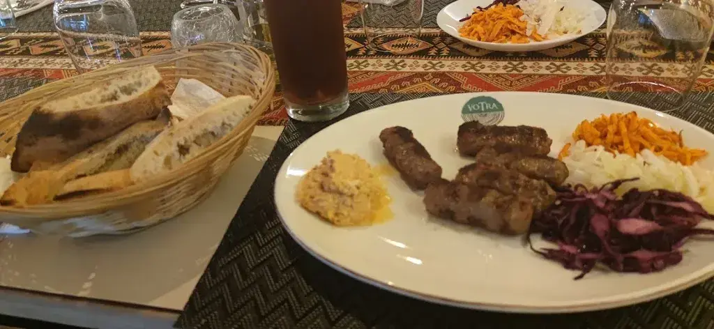 mina ali_🔥 VOTRA – 🍽️🔥 Restaurant Albanais & Balkanique à Lausanne (Isabelle-de-Montolieu) | Restorant Shqiptar në Zvicër 🔴⚫✅_Lausanne_avis