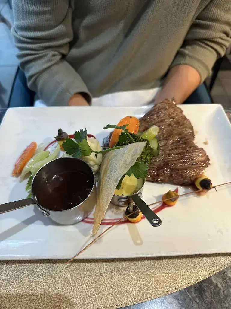 Thi My Lan Pham_Restaurant Le Central_Le Mont-sur-Lausanne_review