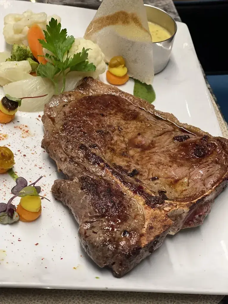 Cloclo Lommer_Restaurant Le Central_Le Mont-sur-Lausanne_review