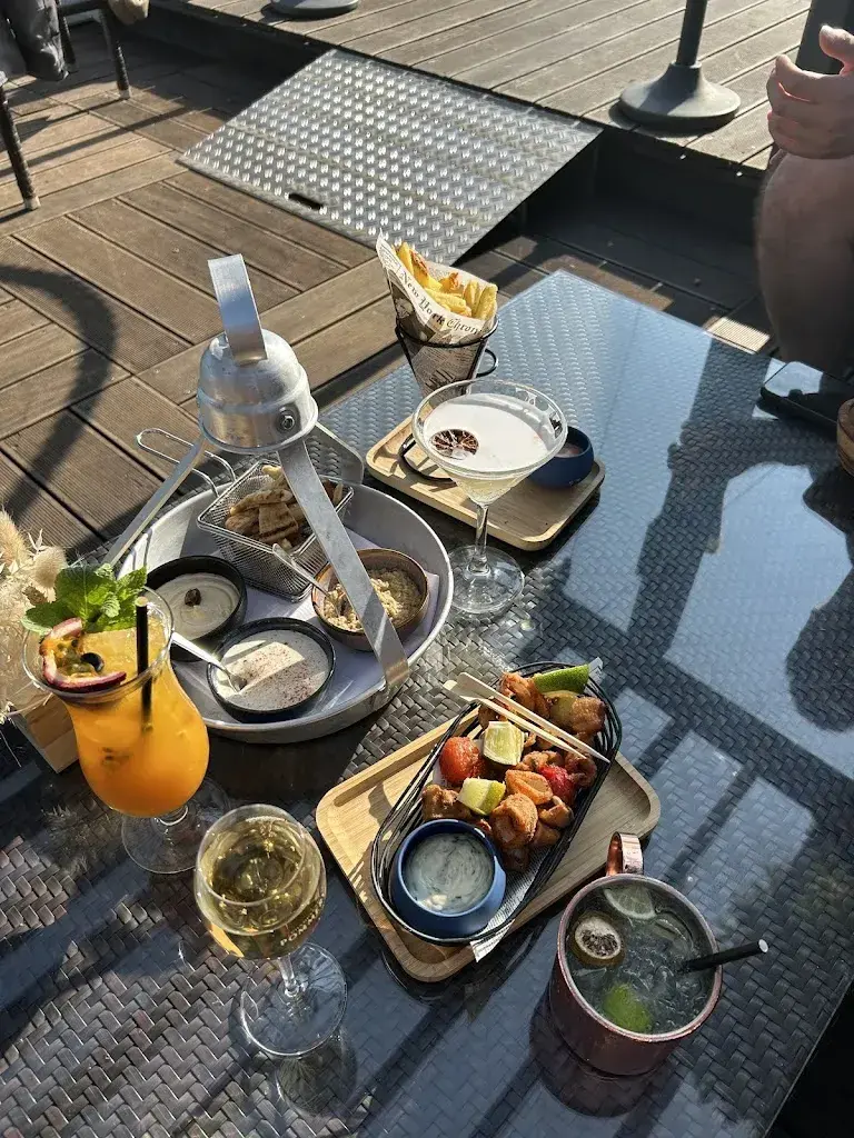 Victoria T._Le Deck Restaurant_Puidoux_review