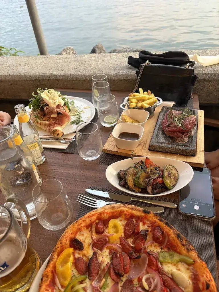 Restaurant Le Ponton Restaurant in Pully